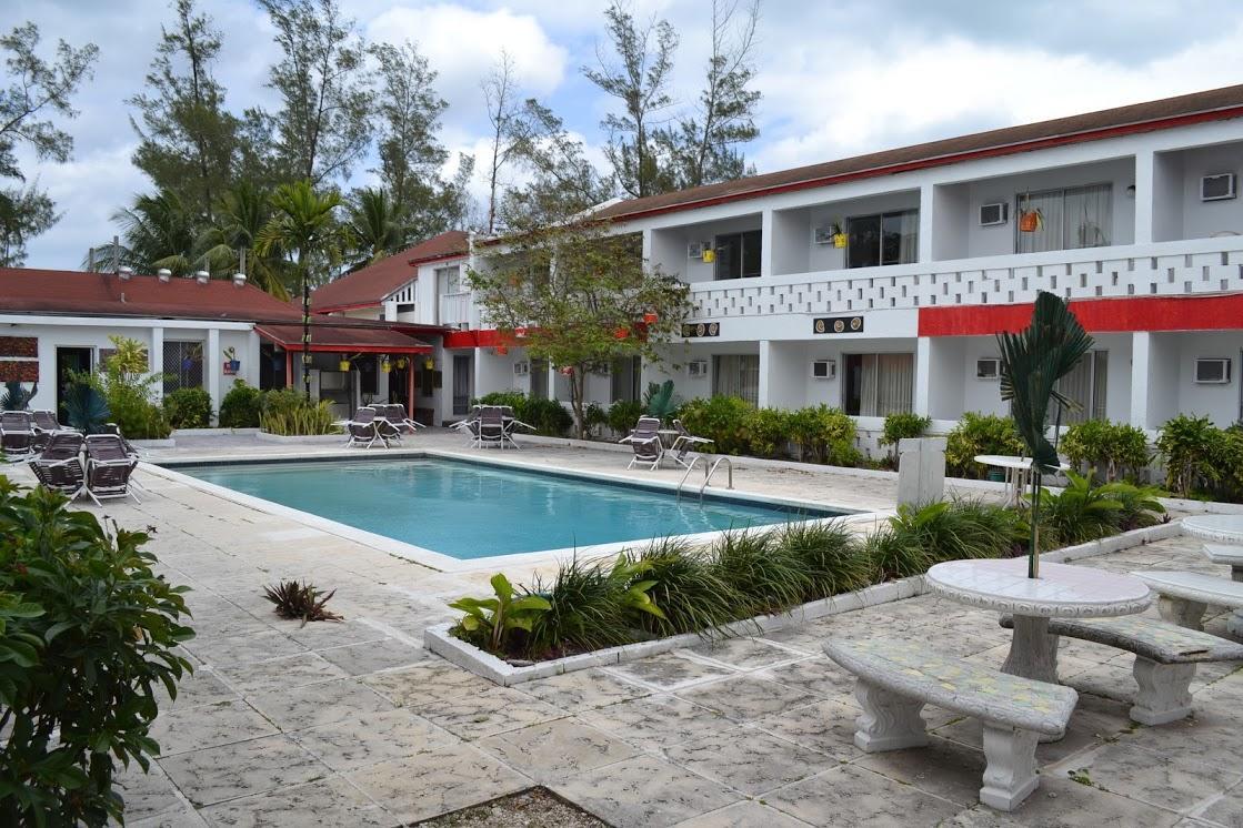 Nettie'S Different Of Nassau Casuarina'S Hotel Exterior photo